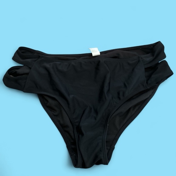 Black Bikini Bottom – Size Large – New With Hygienic Liner - Picture 4 of 6